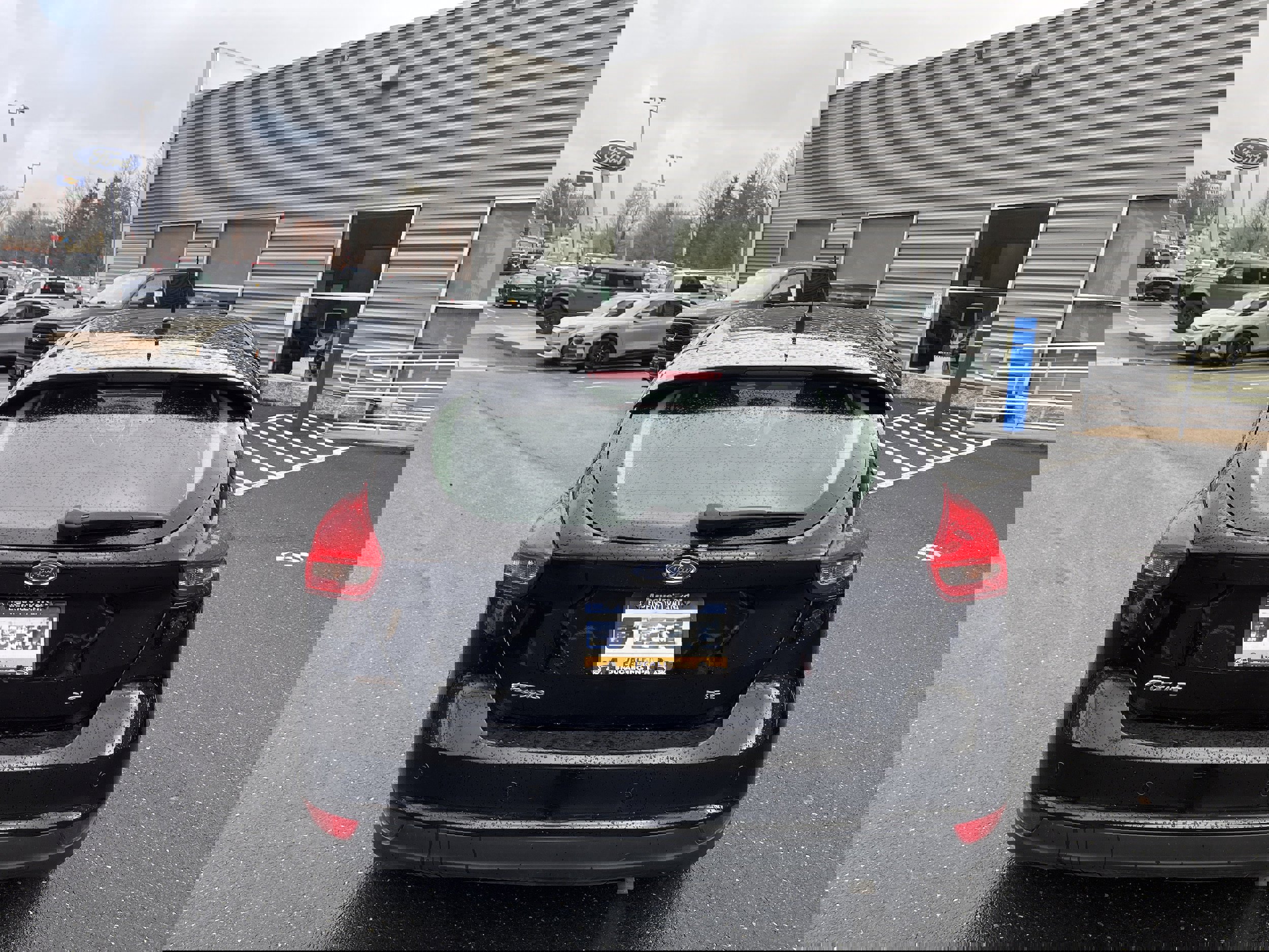 Used 2016 Ford Focus SE w/ Equipment Group 201A image 5