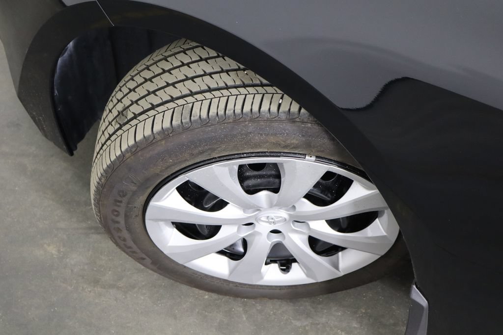 Used 2025 Toyota Corolla LE FWD image 37