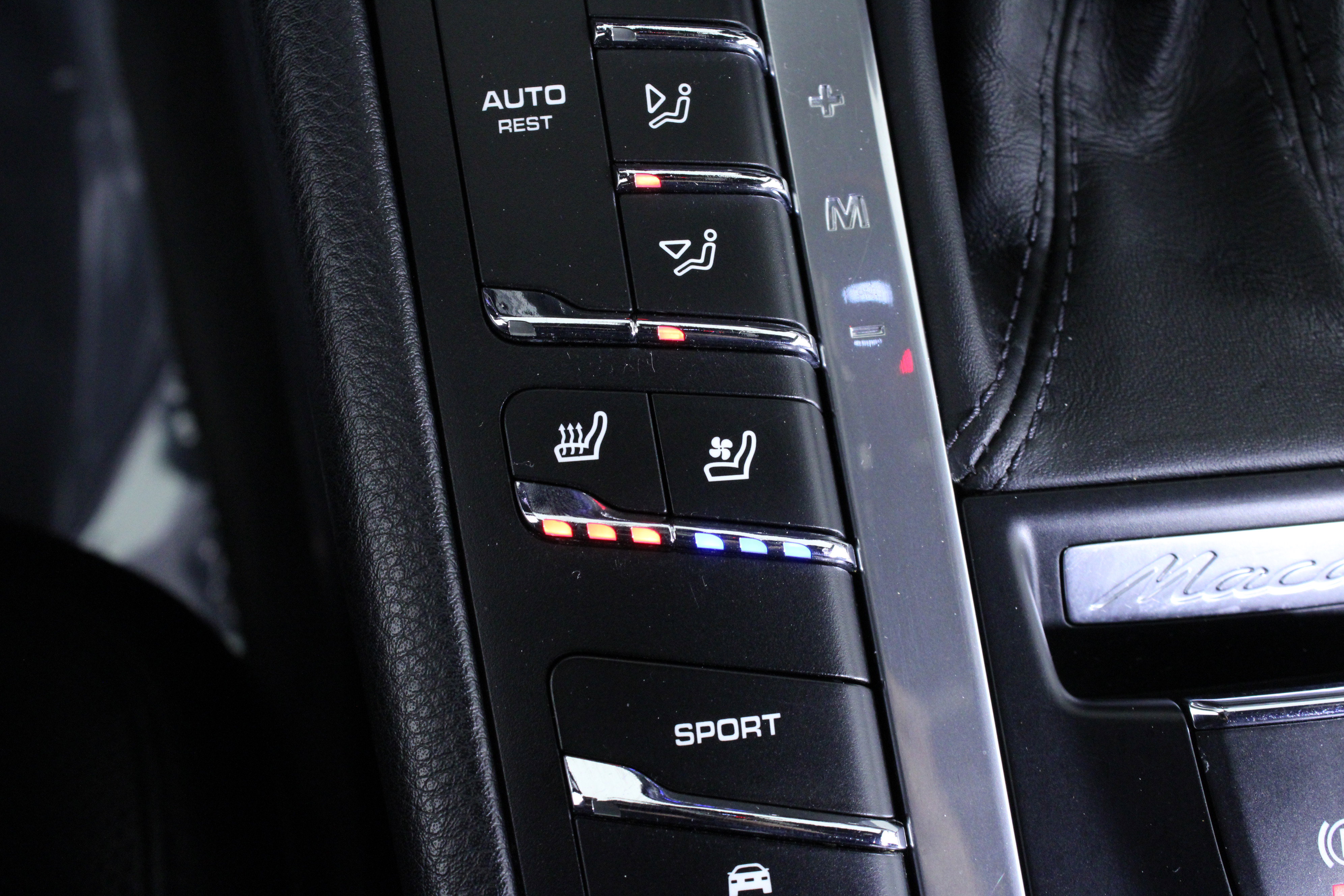 Used 2018 Porsche Macan image 31