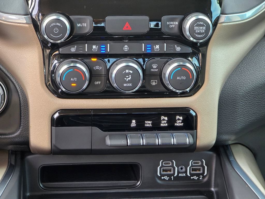 Used 2022 RAM 1500 Laramie AWD/4WD image 18