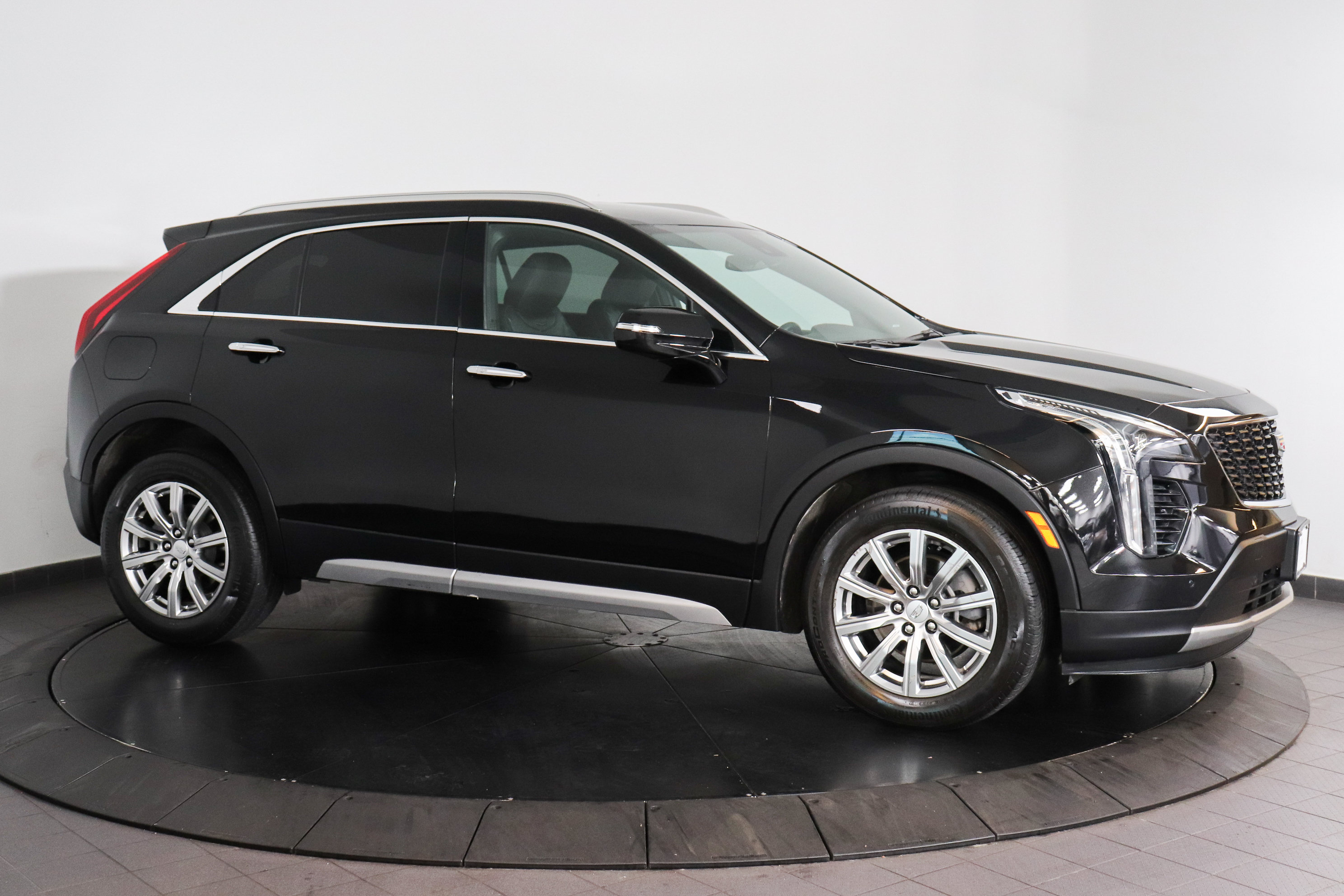 Used 2023 Cadillac XT4 Premium Luxury AWD/4WD image 8