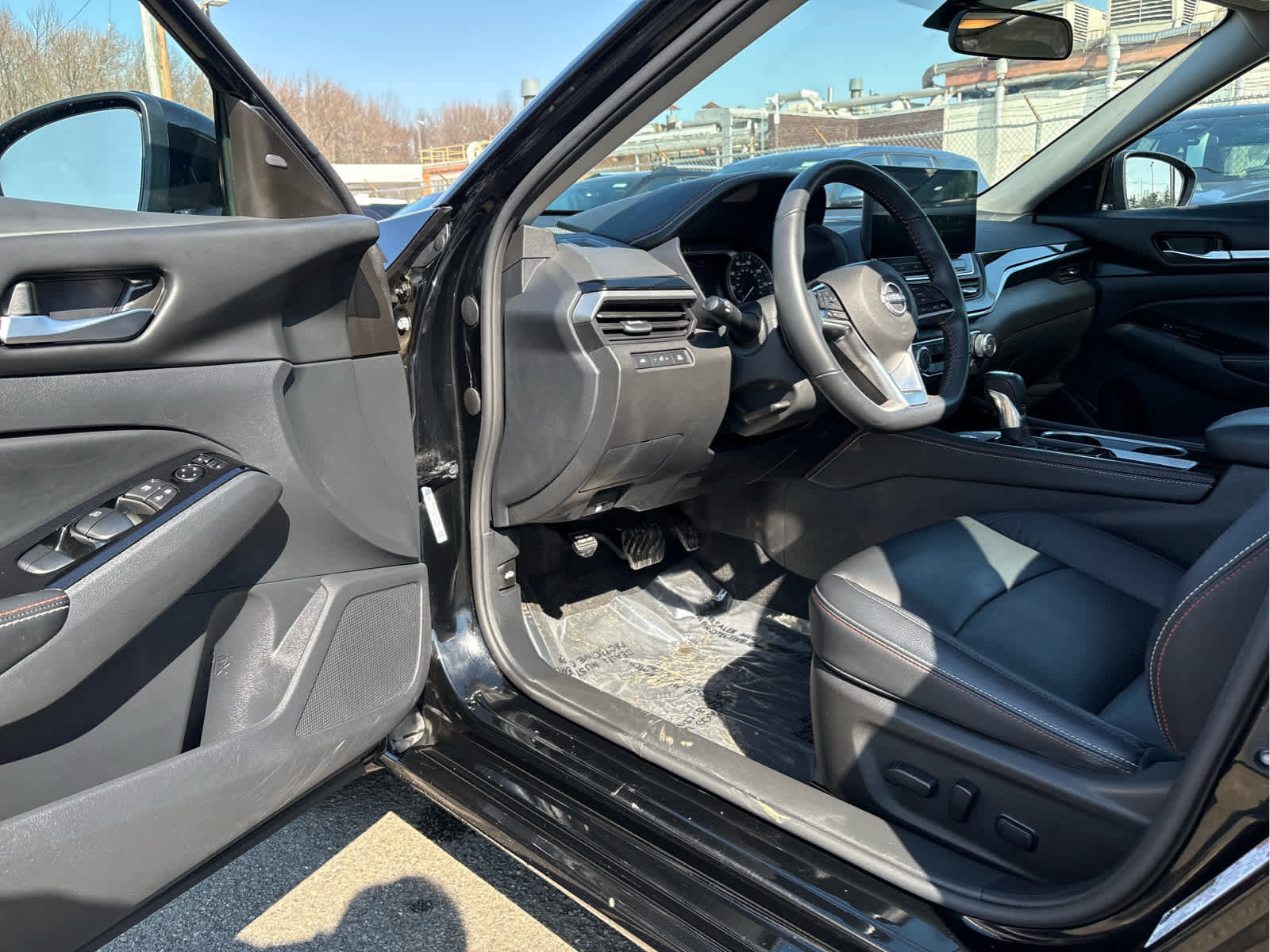 Used 2024 Nissan Altima 2.5 SR w/ SR Premium Package image 15