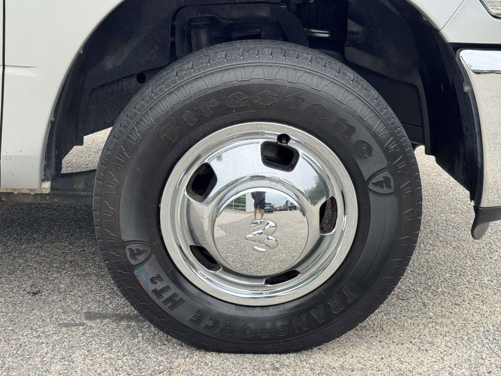 Used 2018 RAM 3500 SLT RWD image 25