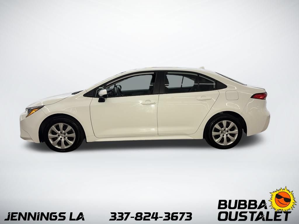 Used 2022 Toyota Corolla LE FWD image 2
