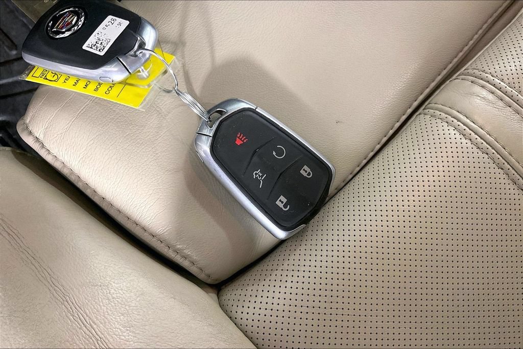 Used 2016 Cadillac SRX Luxury w/ Driver Awareness Package FWD image 13