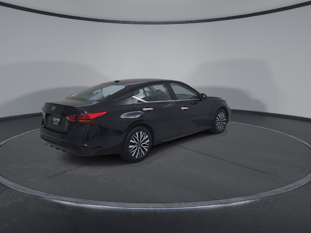 Used 2025 Nissan Altima 2.5 SV FWD image 17