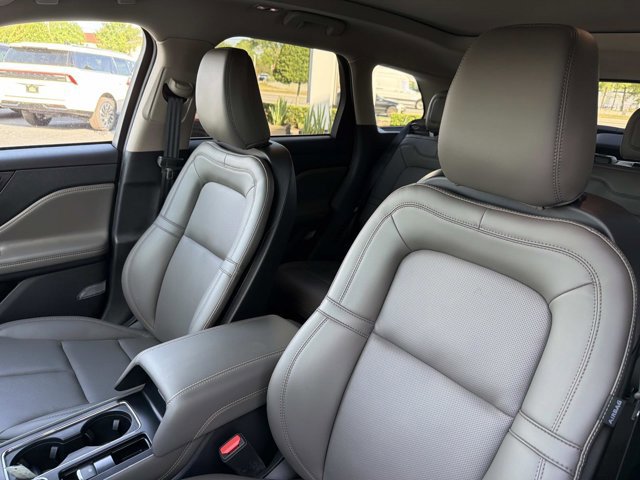 New 2026 Lincoln Corsair Premiere FWD image 13