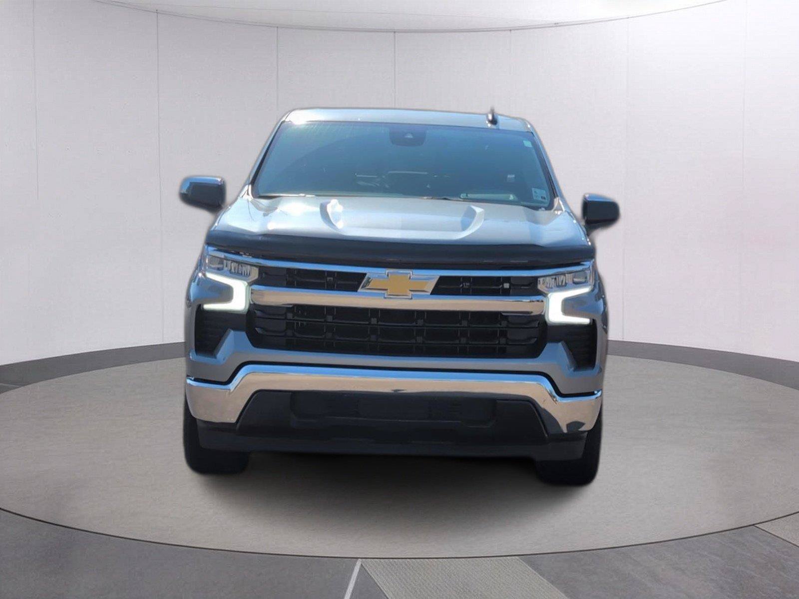 Used 2024 Chevrolet Silverado 1500 LT w/ Leather Package RWD image 9