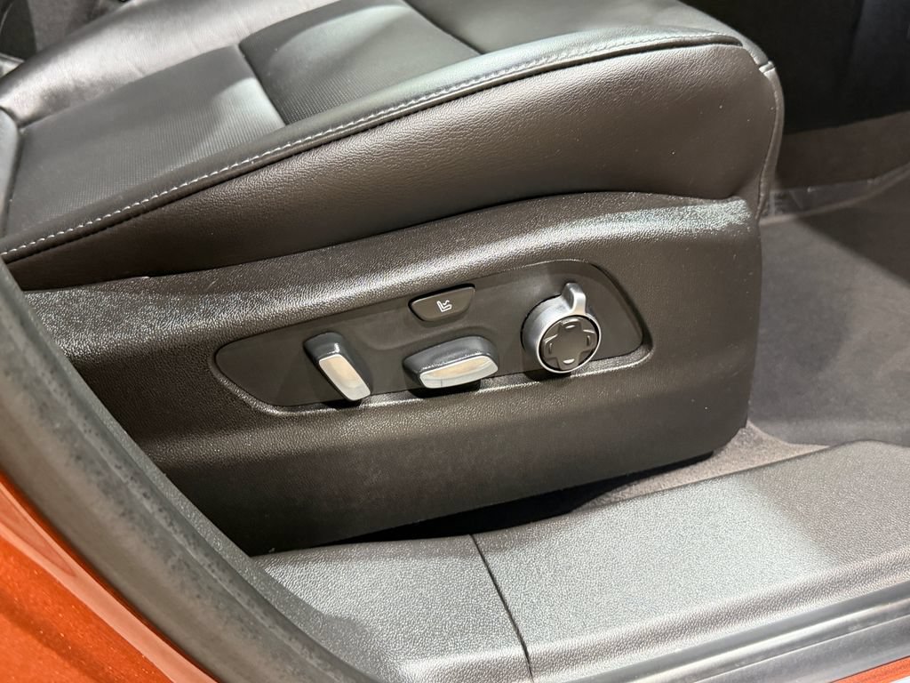 Used 2019 Cadillac XT4 Premium Luxury FWD image 30
