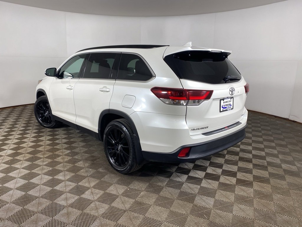 Used 2019 Toyota Highlander SE image 7