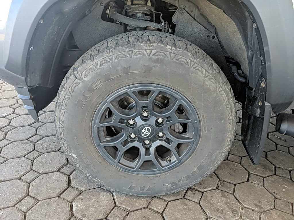 Used 2019 Toyota Tacoma SR w/ SX Package image 10