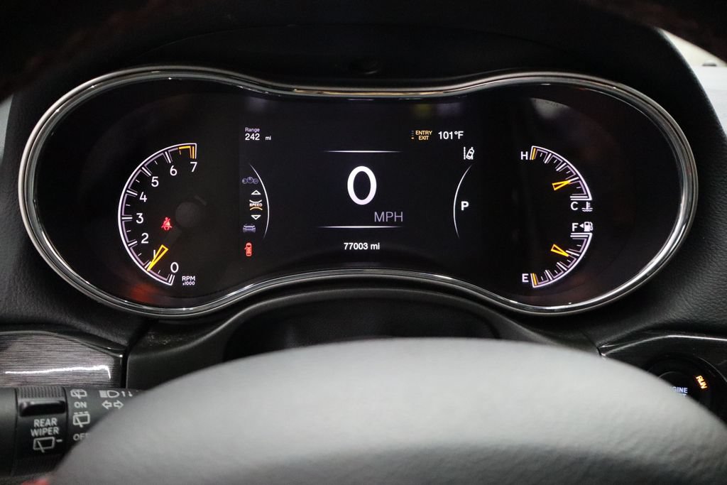 Used 2020 Jeep Grand Cherokee Trailhawk w/ Trailhawk Luxury Group AWD/4WD image 15