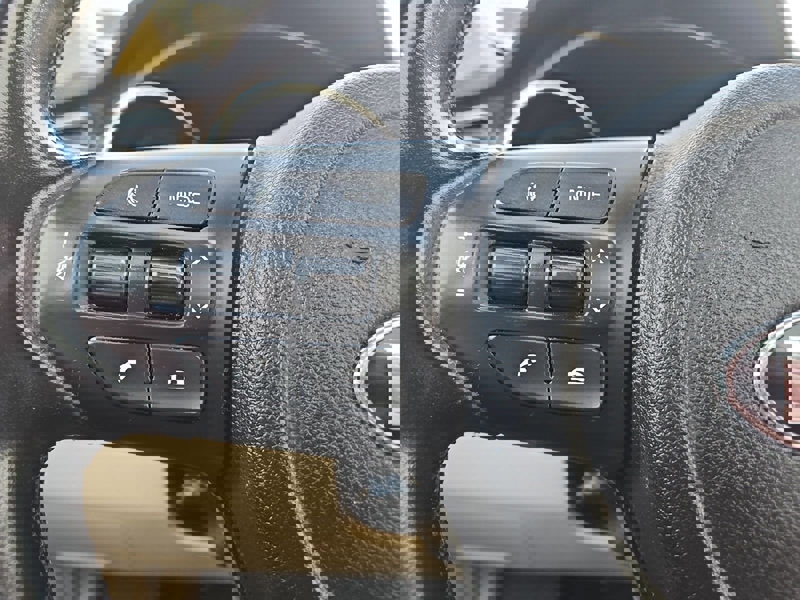 Used 2020 Kia Sedona SX image 24