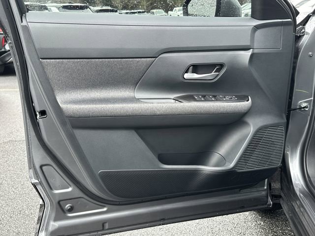 Certified 2025 Nissan Kicks SV image 11