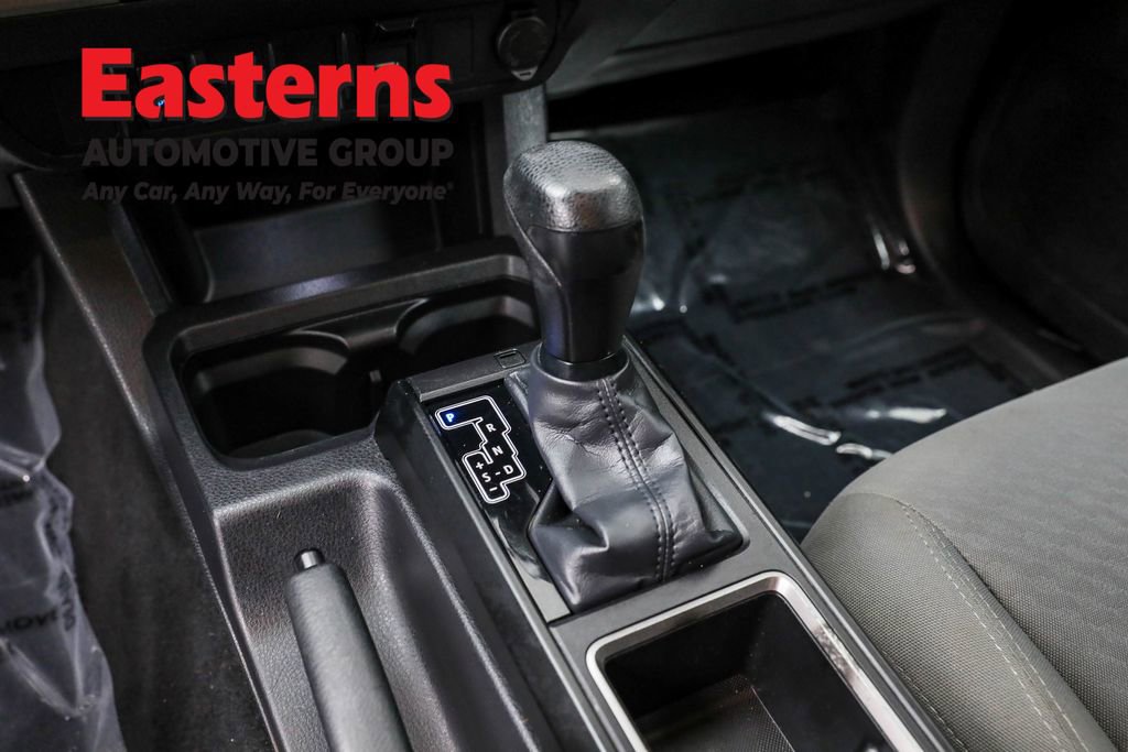 Used 2022 Toyota Tacoma SR image 13