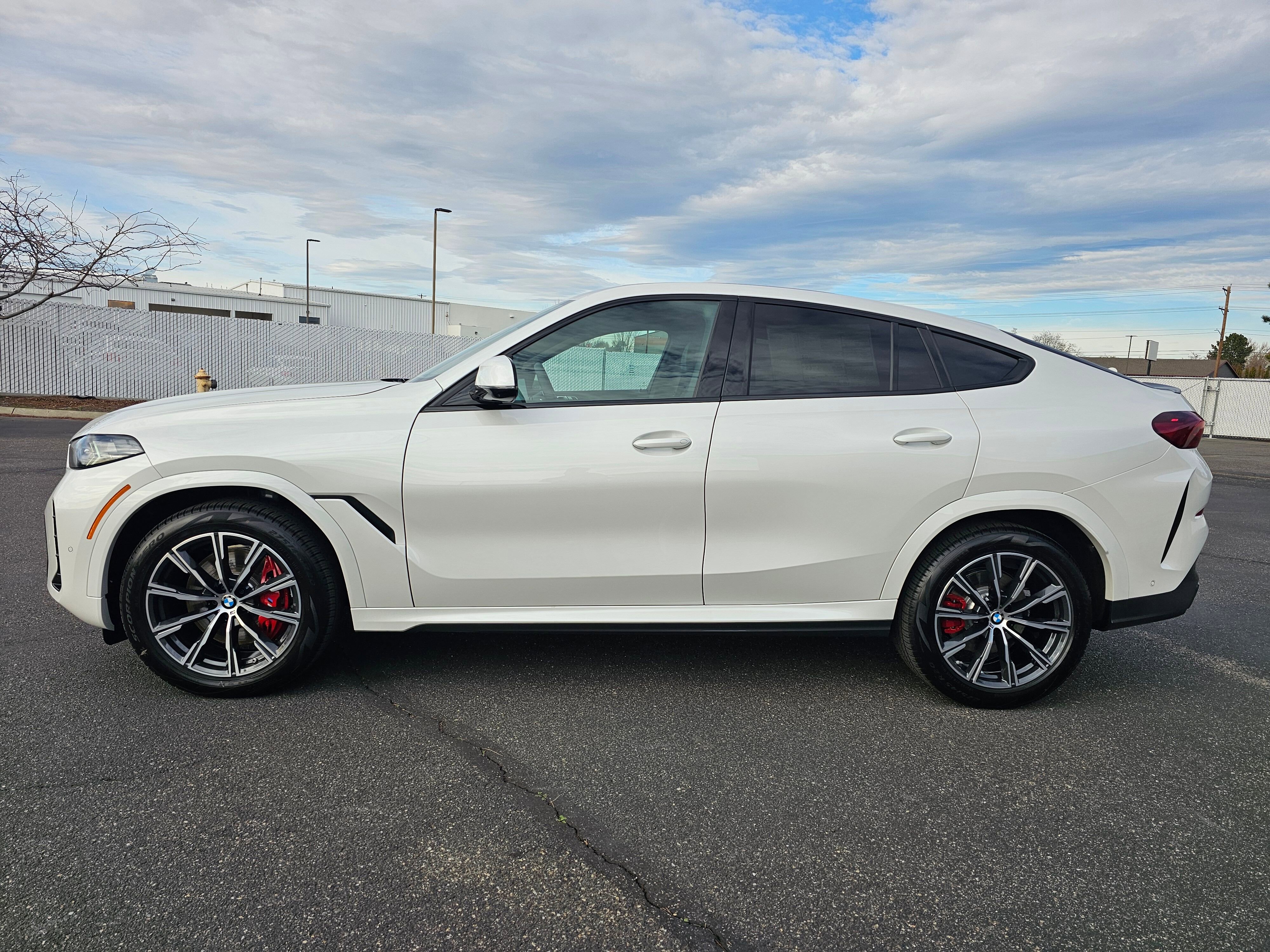 New 2026 BMW X6 xDrive40i w/ Executive Package image 35