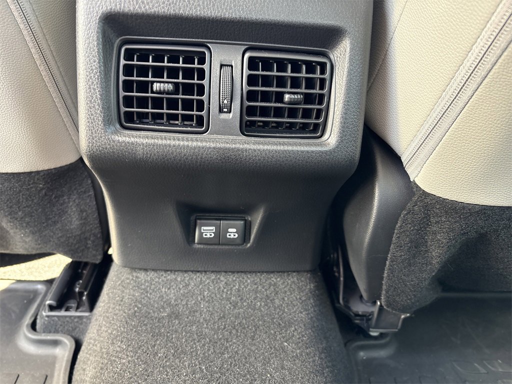 Used 2025 Toyota Camry XLE image 22