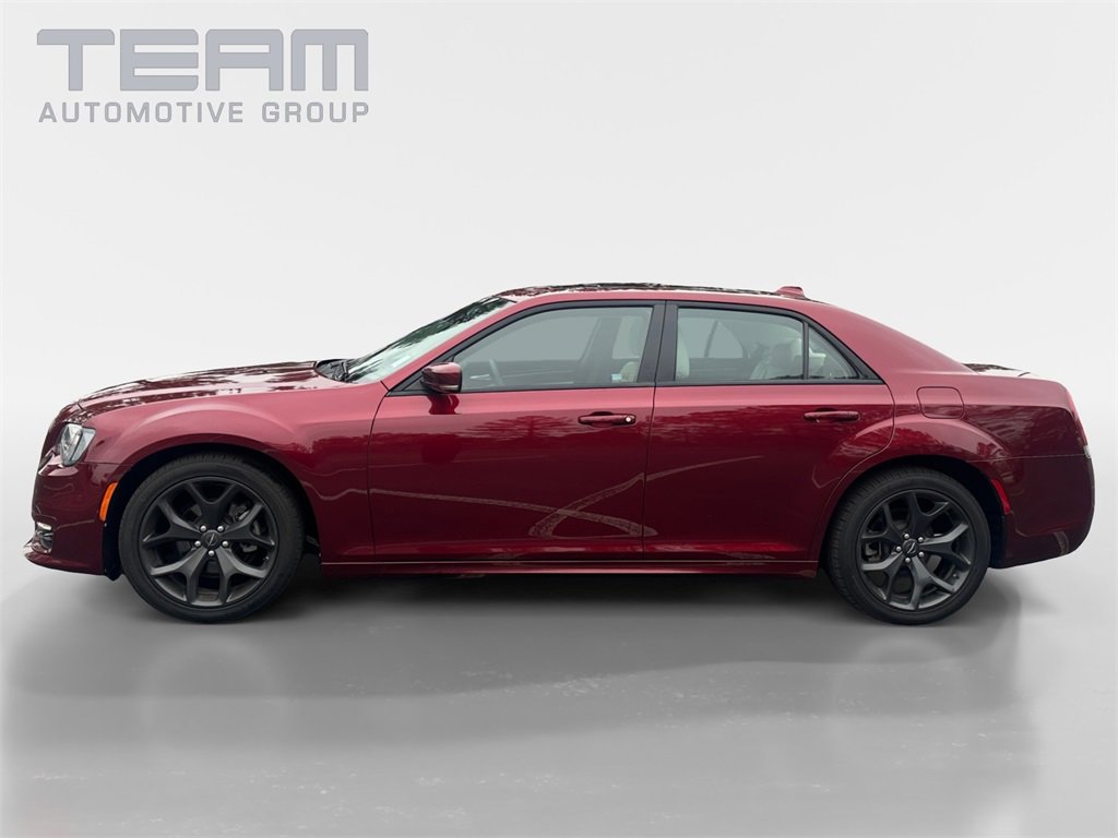 Used 2023 Chrysler 300 Touring L w/ Popular Equipment Group image 4