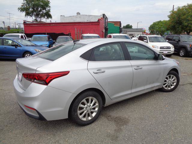 Used 2022 Hyundai Accent SEL FWD image 9