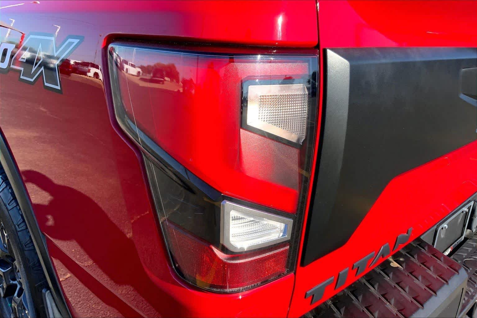 Used 2021 Nissan Titan PRO-4X w/ Pro-4x Convenience Package AWD/4WD image 29