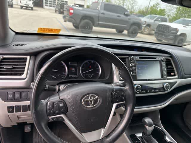 Used 2018 Toyota Highlander XLE image 7