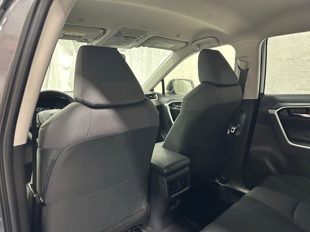 Used 2025 Toyota RAV4 XLE AWD/4WD image 48