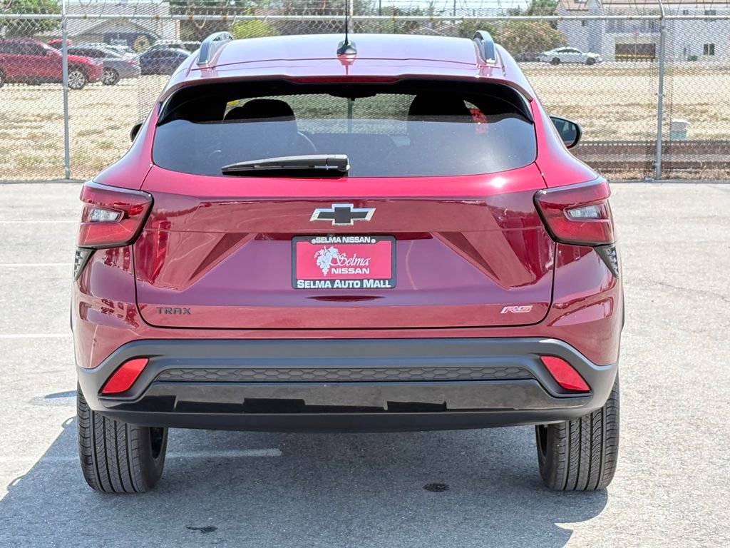 Used 2025 Chevrolet Trax RS FWD image 6