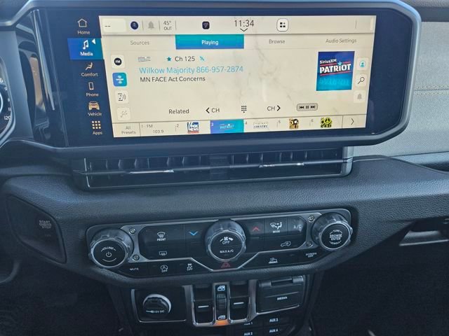 Used 2025 Jeep Gladiator Sport image 18