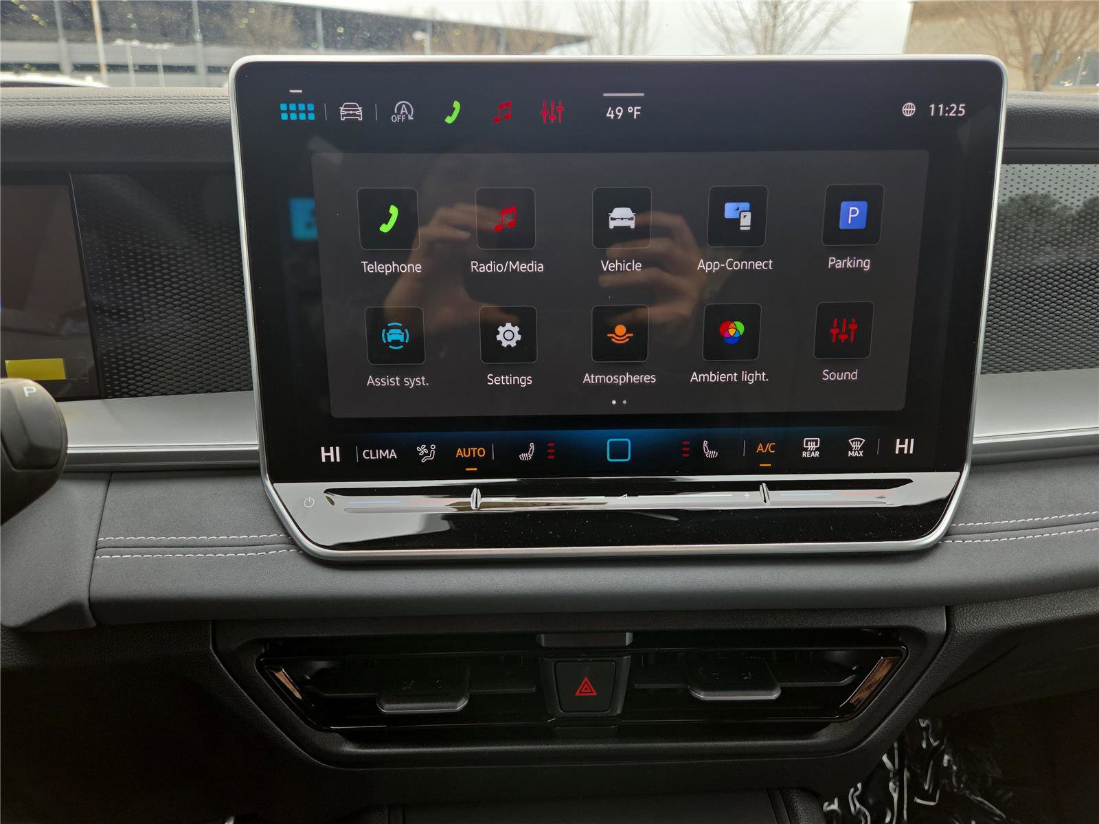 New 2026 Volkswagen Tiguan SE R-Line image 18