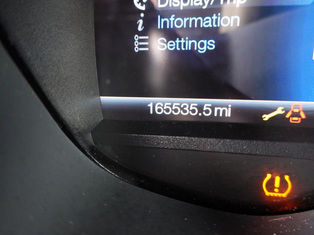 Used 2015 Ford C-MAX SE w/ Equipment Group 202A FWD image 12