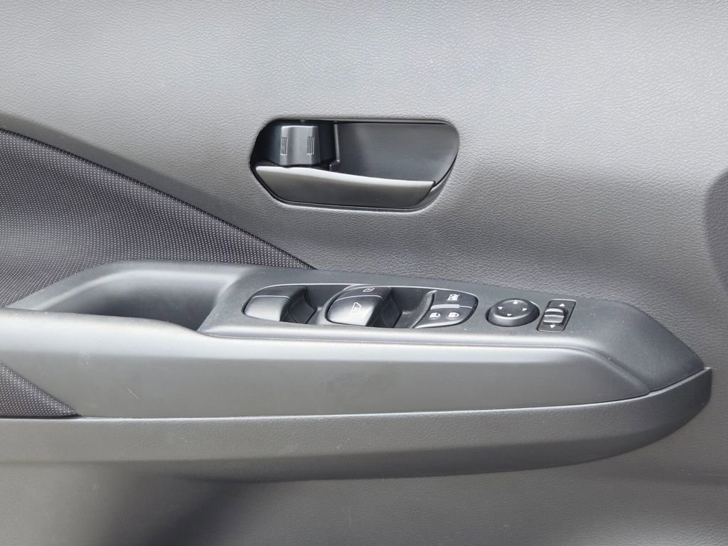 Used 2025 Nissan Kicks Play S image 27