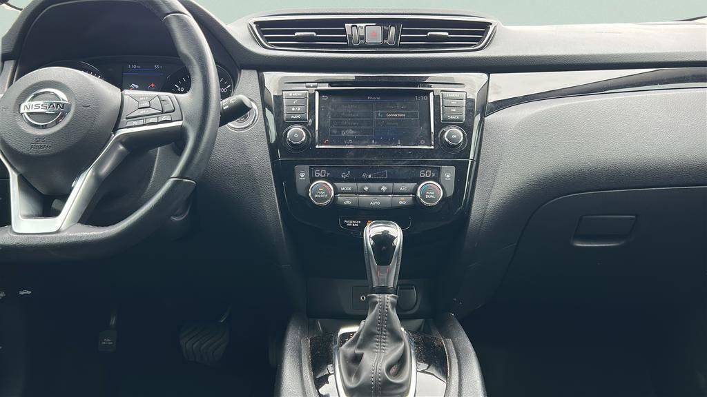 Used 2021 Nissan Rogue Sport SV image 22