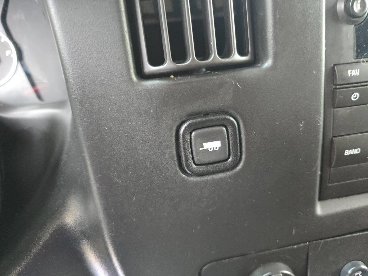 Used 2018 Chevrolet Express 2500 w/ Driver Convenience Package RWD image 60