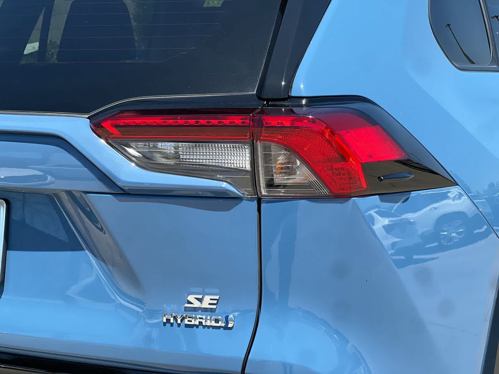 Used 2024 Toyota RAV4 SE AWD/4WD image 28