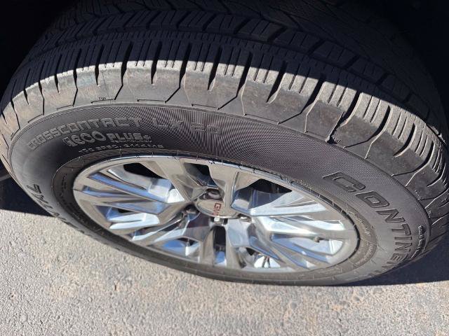 Used 2026 GMC Yukon Denali AWD/4WD image 9