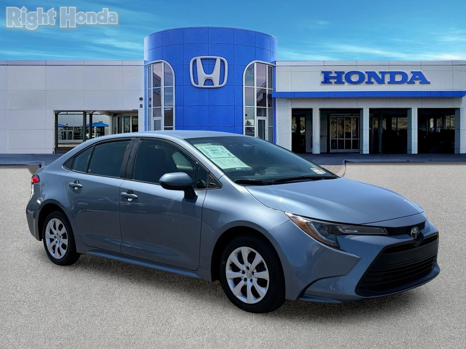 Used 2024 Toyota Corolla LE FWD image 10