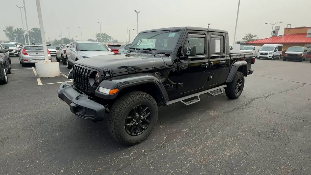 Used 2022 Jeep Gladiator Sport AWD/4WD image 4