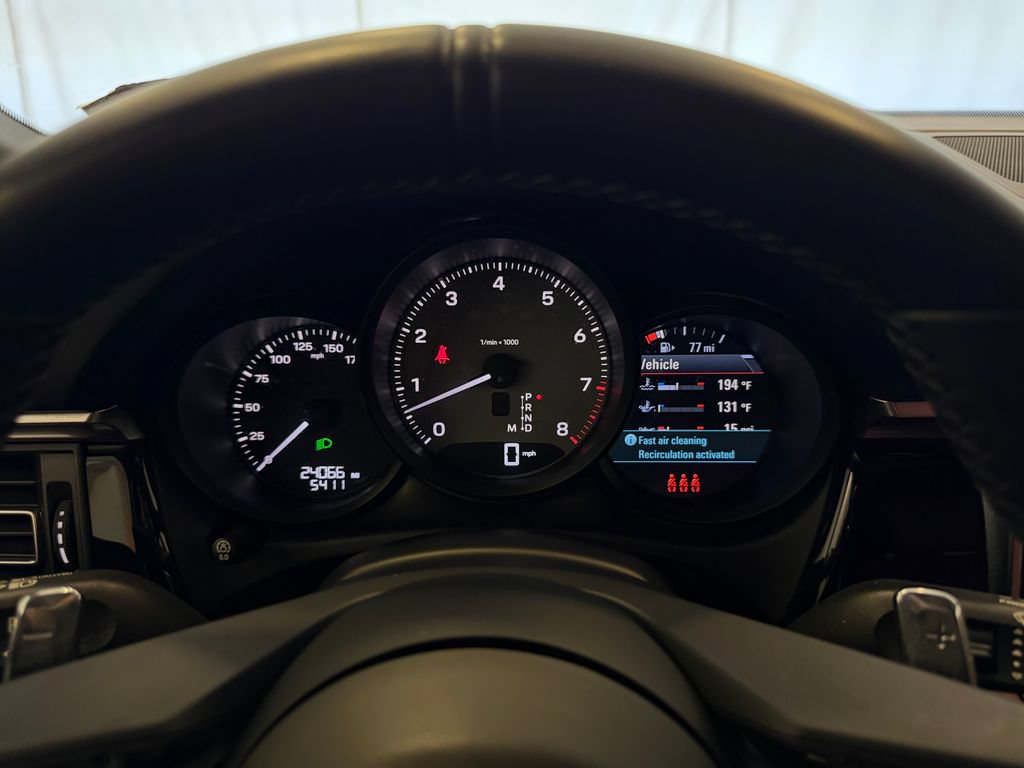 Certified 2024 Porsche Macan S AWD/4WD image 21
