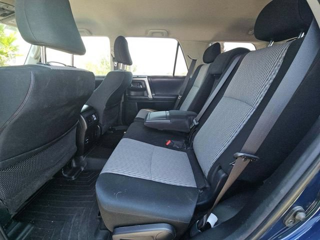 Used 2018 Toyota 4Runner SR5 AWD/4WD image 4
