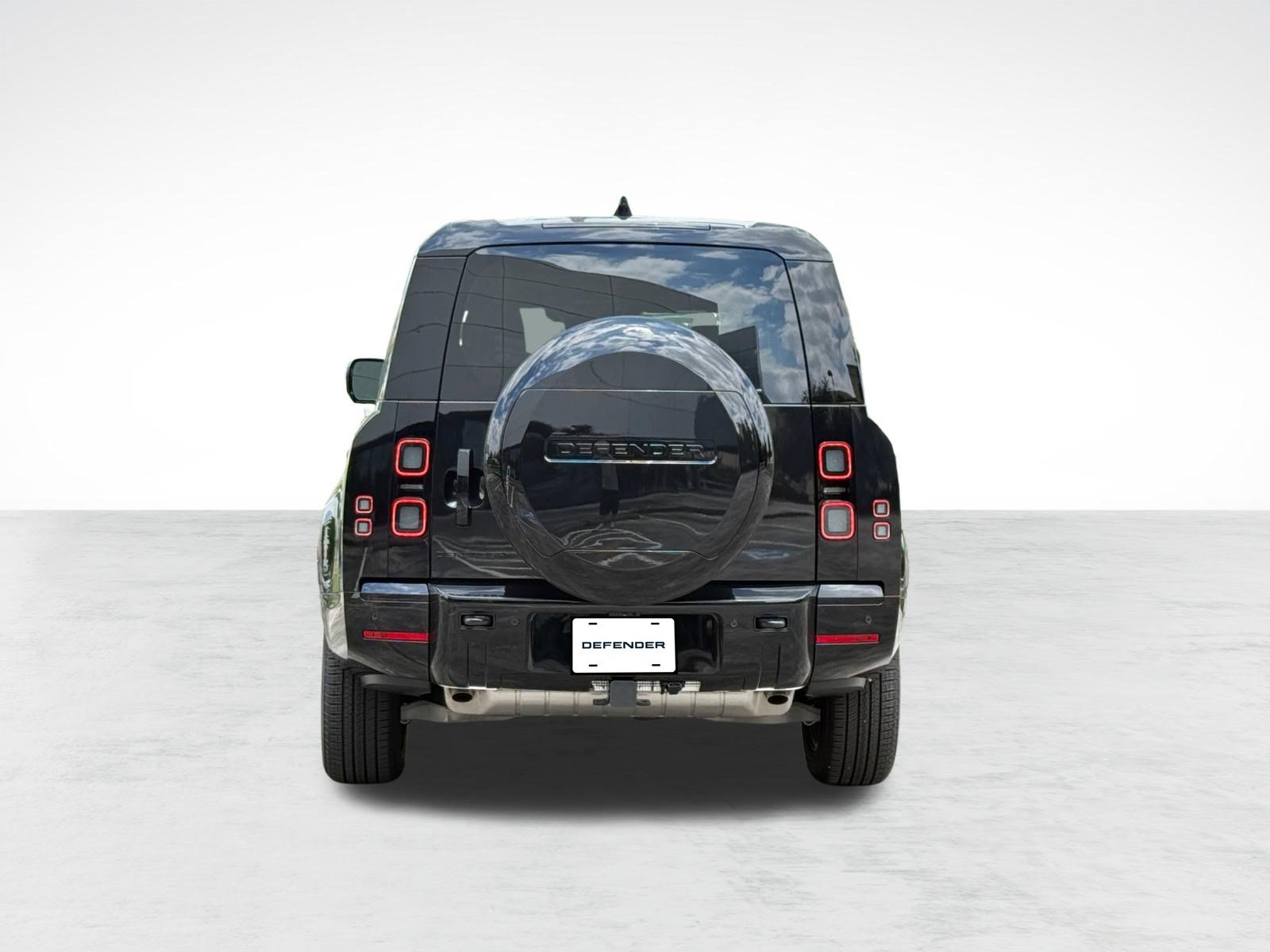Used 2026 Land Rover Defender 130 X-Dynamic SE AWD/4WD image 10