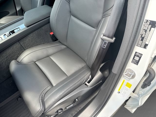 New 2026 Volvo XC60 B5 Ultra w/ Protection Package Premier AWD/4WD image 14
