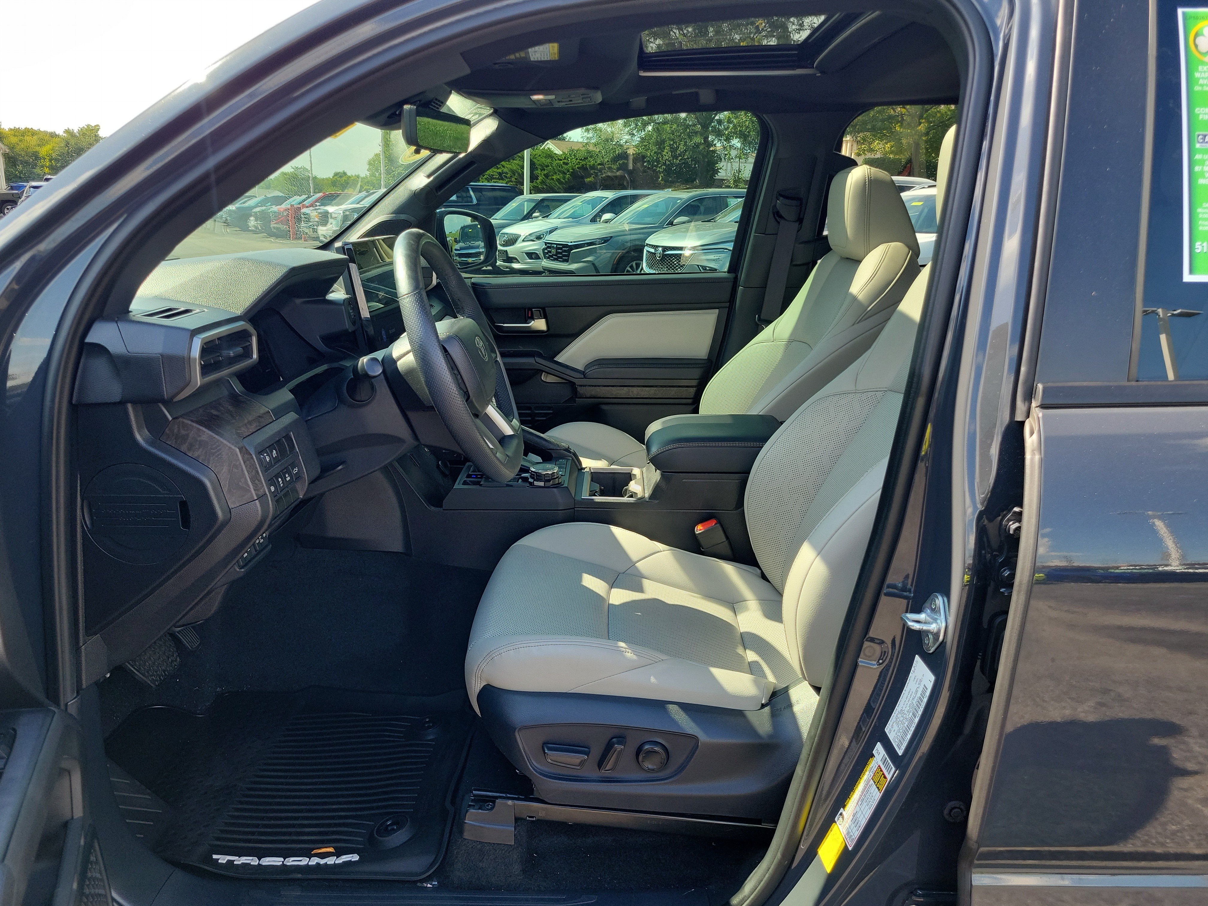 Used 2024 Toyota Tacoma Limited w/ Limited Package (LT) AWD/4WD image 15