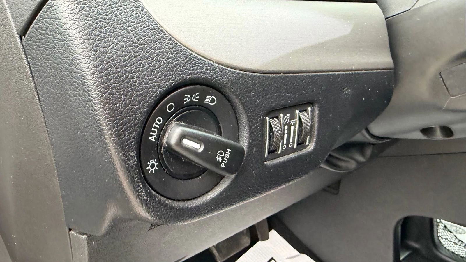 Used 2019 Dodge Grand Caravan GT image 25