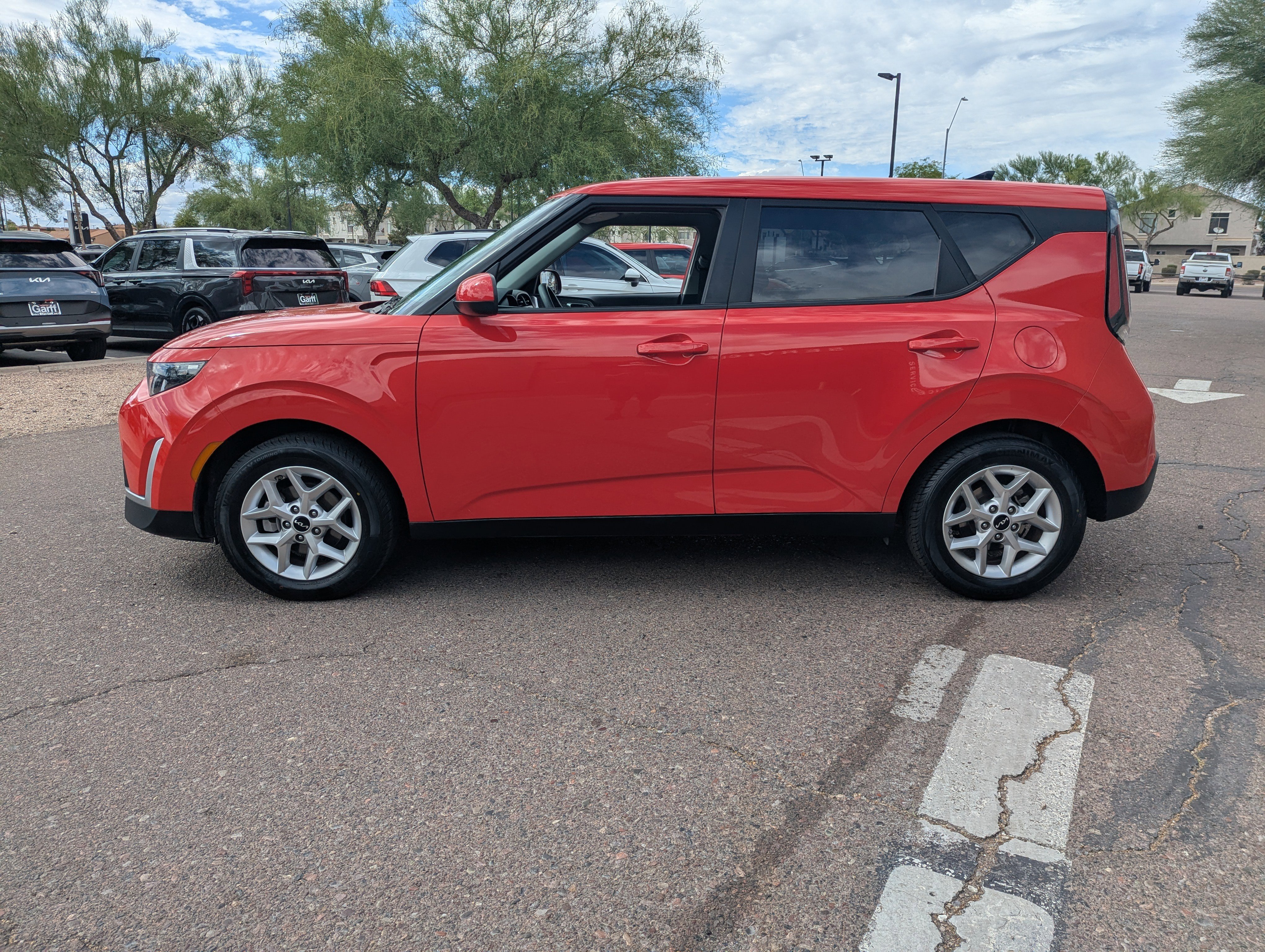 Certified 2025 Kia Soul LX w/ LX Technology Package image 5