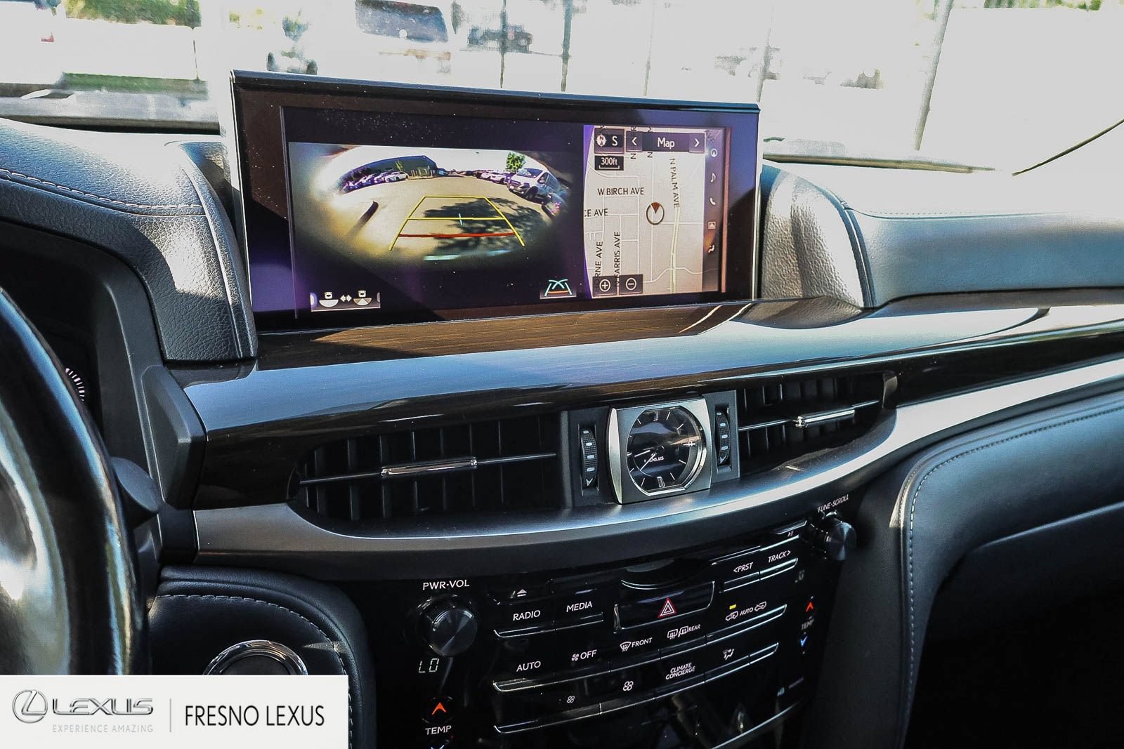 Used 2018 Lexus LX 570 4WD image 25