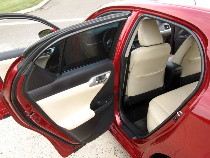 Used 2013 Lexus CT 200h image 26