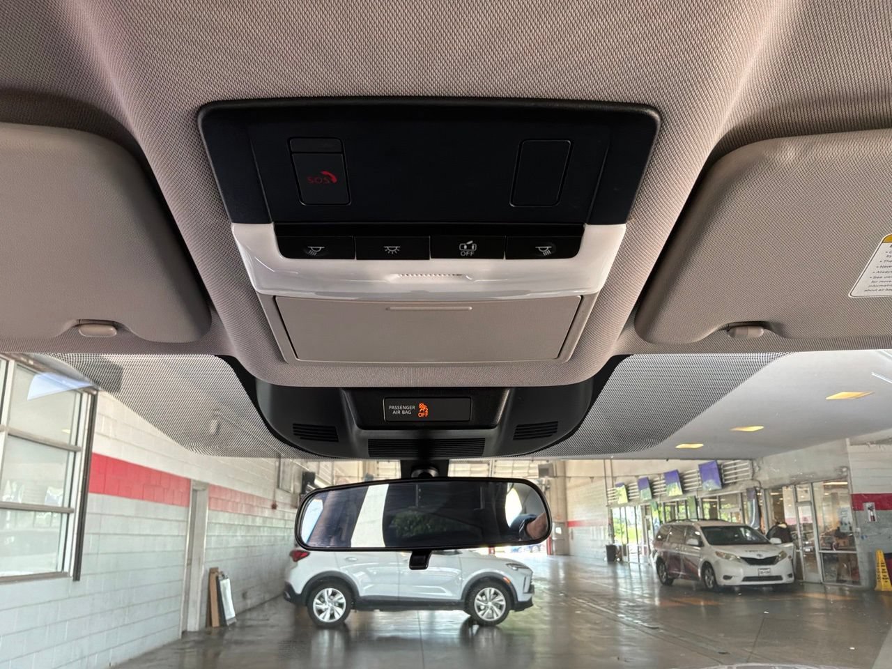 Used 2025 Nissan Rogue SV FWD image 16