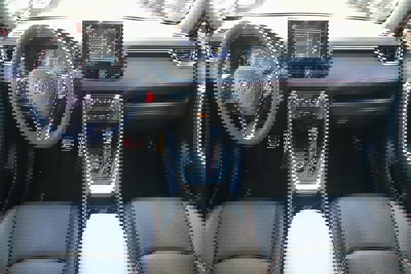 Used 2021 Toyota RAV4 SE w/ Weather & Moonroof Package image 11