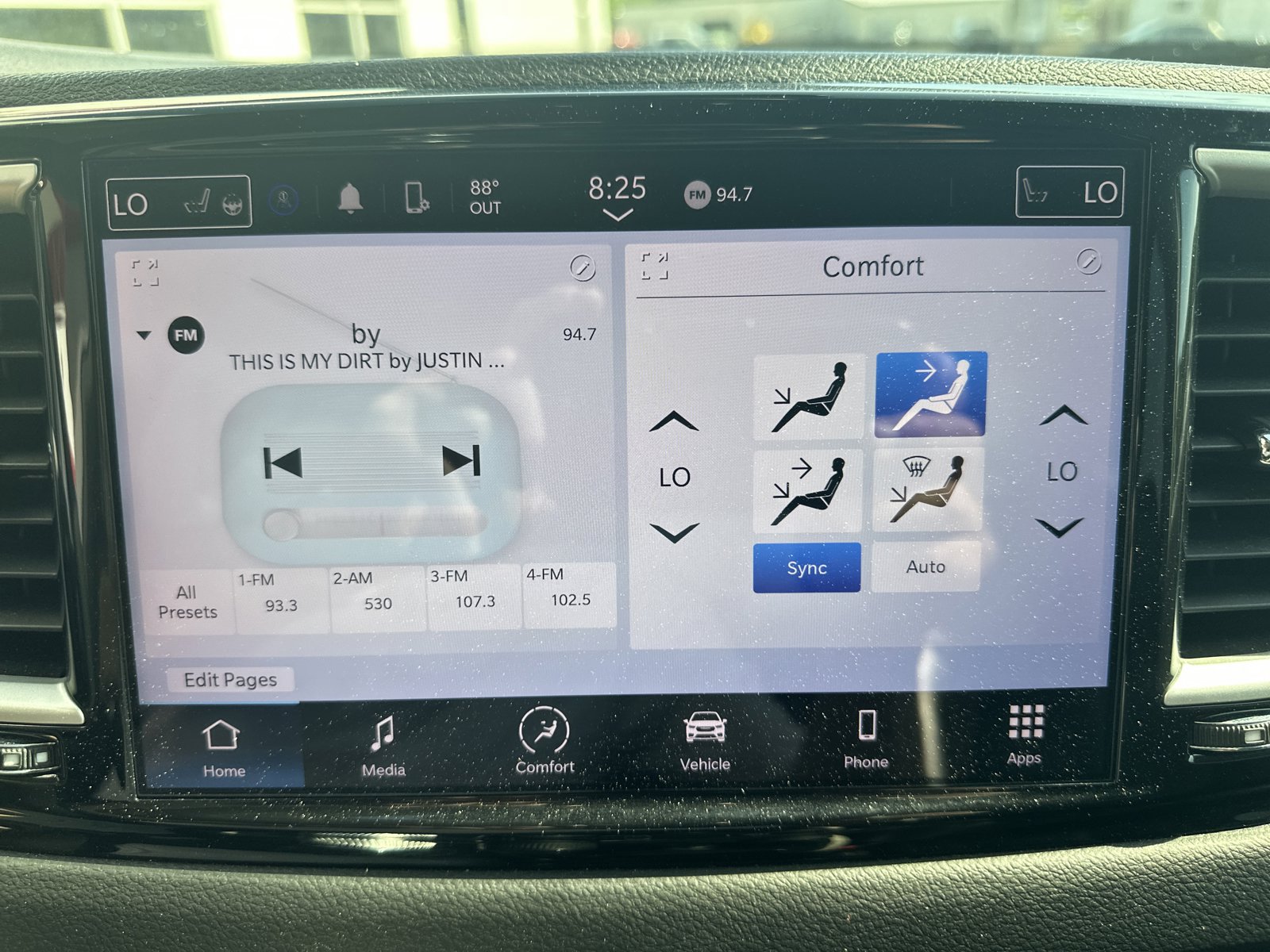 Used 2023 Chrysler Pacifica Touring-L FWD image 14