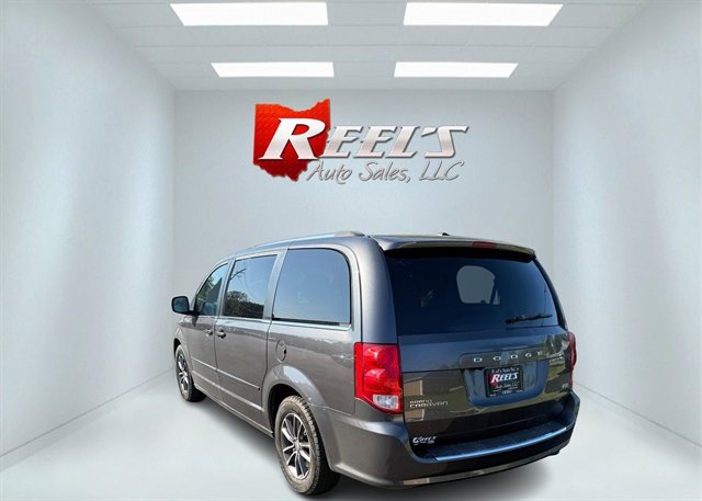 Used 2017 Dodge Grand Caravan SE image 10
